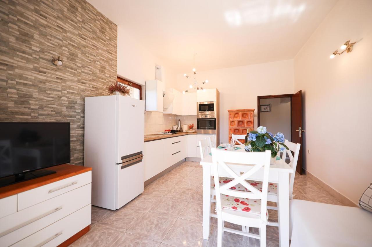 Apartments Marta Verunic ภายนอก รูปภาพ