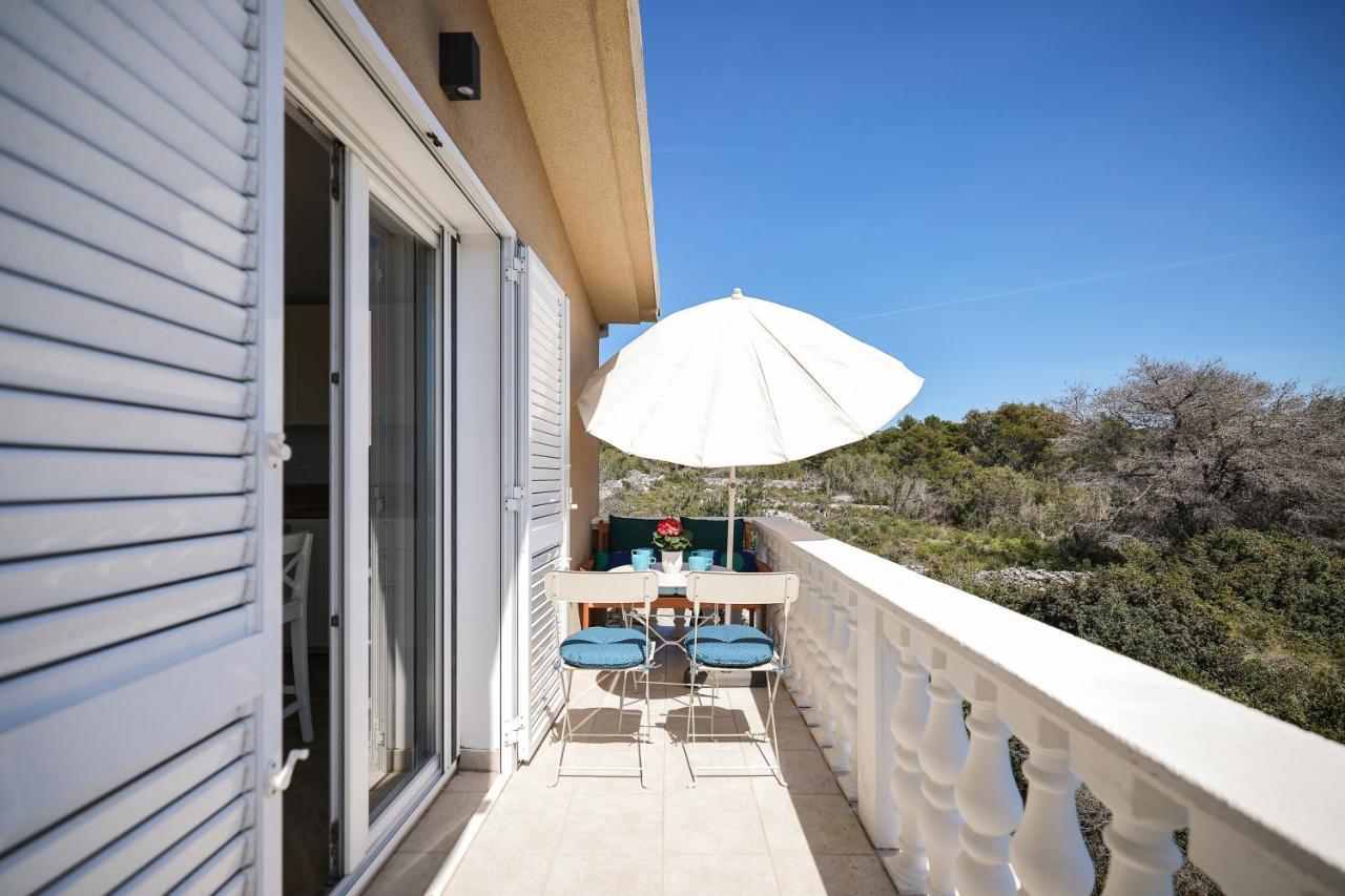 Apartments Marta Verunic ภายนอก รูปภาพ